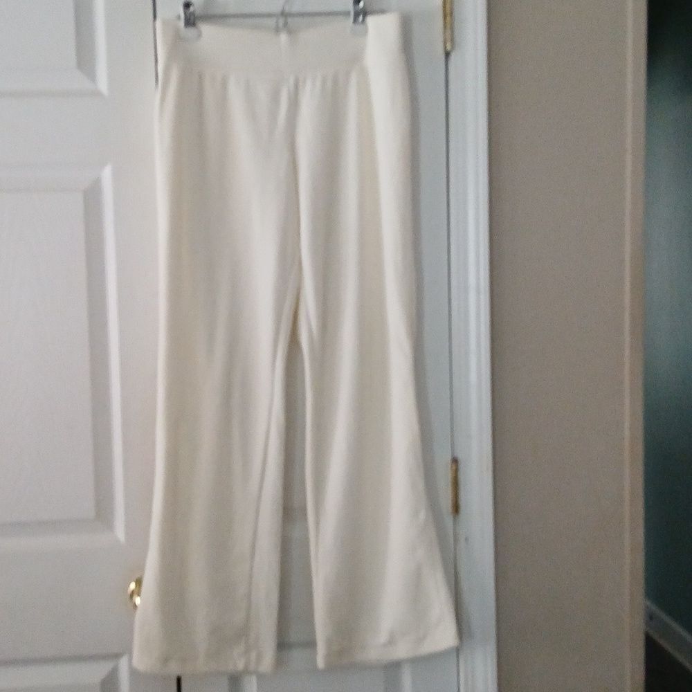Tek Gear off white ultrasoft wide band  relaxed pants   Sz  M NWOT